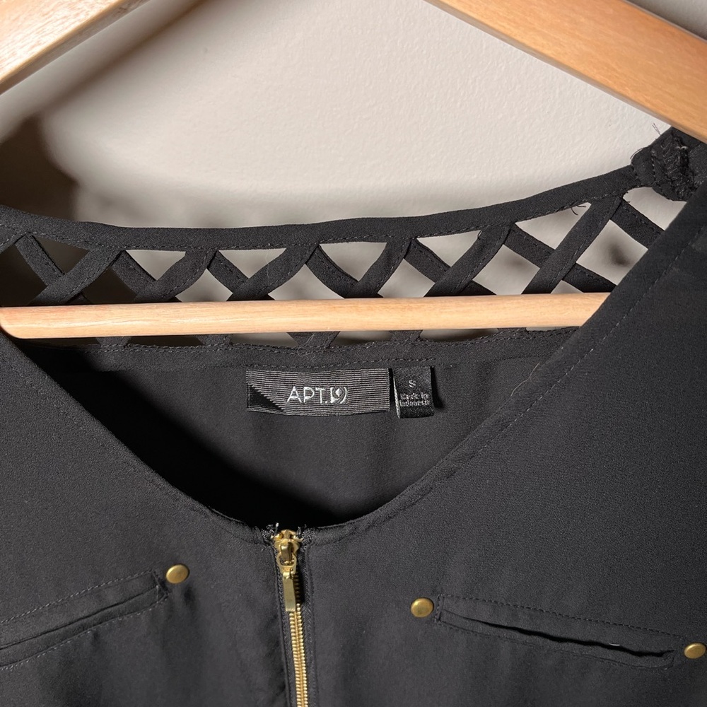 Apt 9 Essentials Women's Solid Black Short Sleeve Top With Gold Zipper Accents - Picture 2 of 3